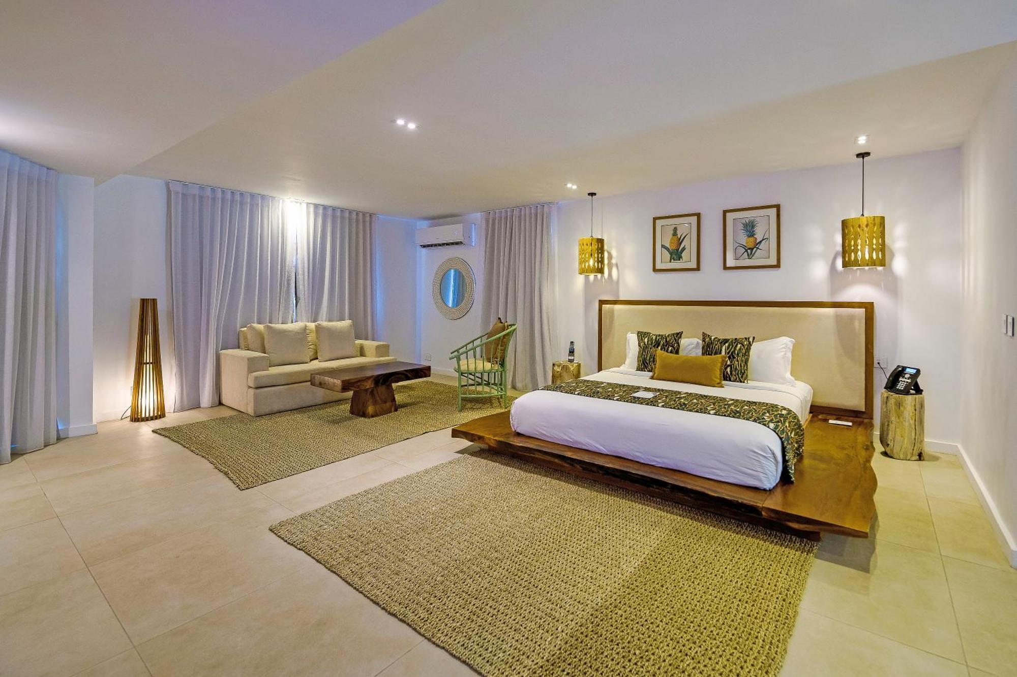Royal Zeesuite